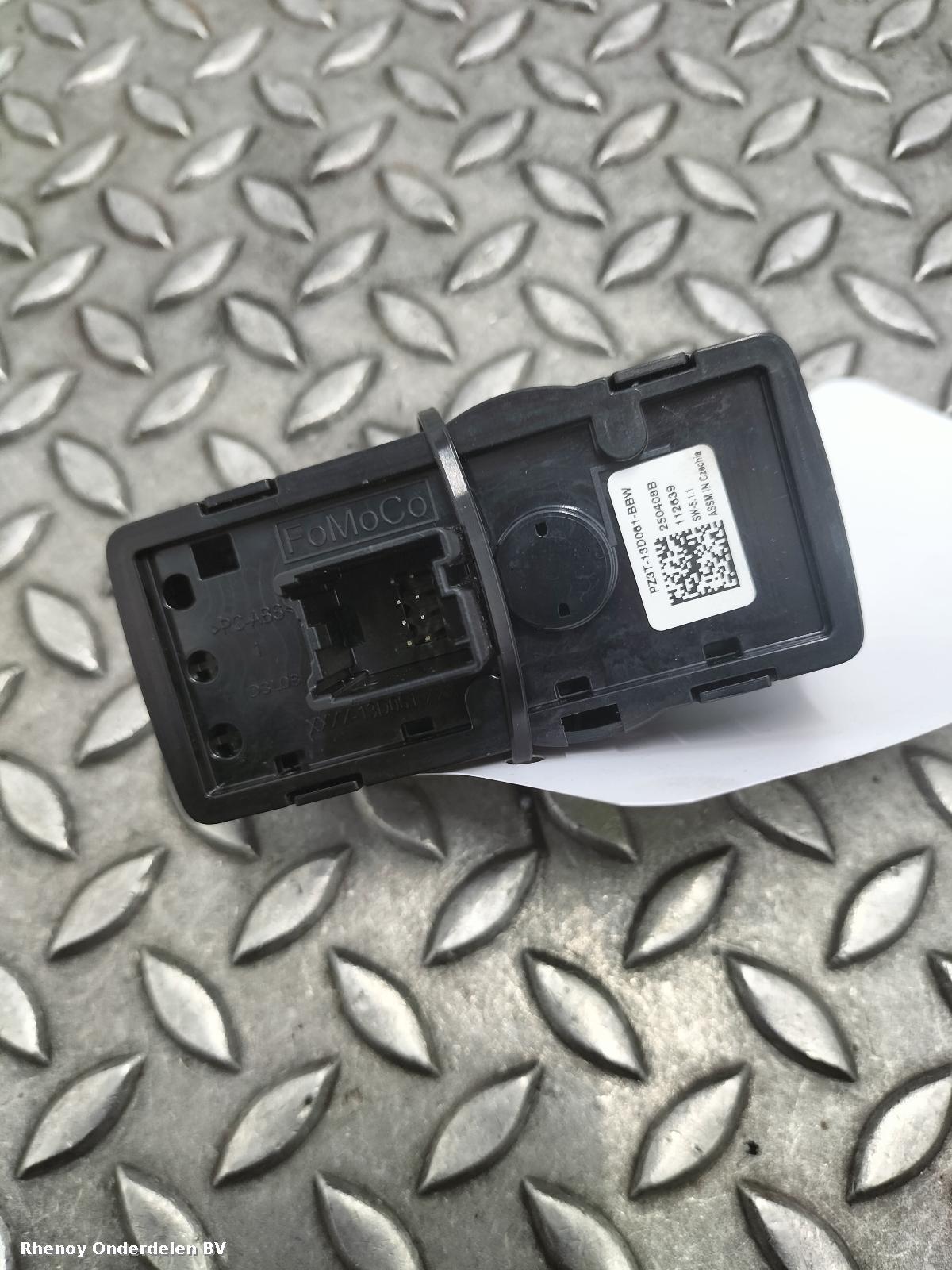 View Auto part SCHAKELAAR VERLICHTING (LOS IN DASHBOARD) FORD PUMA 2025