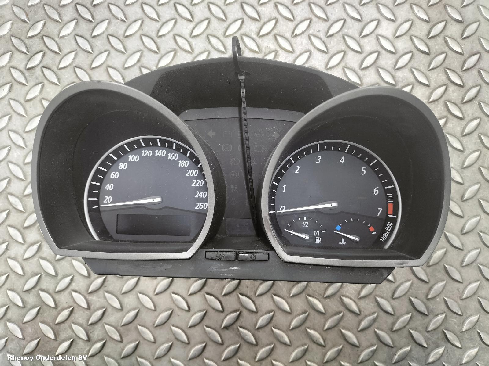 View Auto part KLOKKENPANEEL BMW Z4 2004