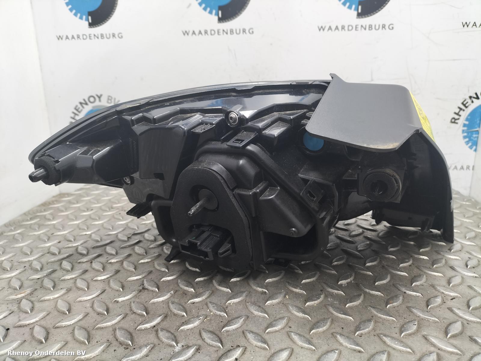 View Auto part ACHTERLICHT R PEUGEOT 208 2025