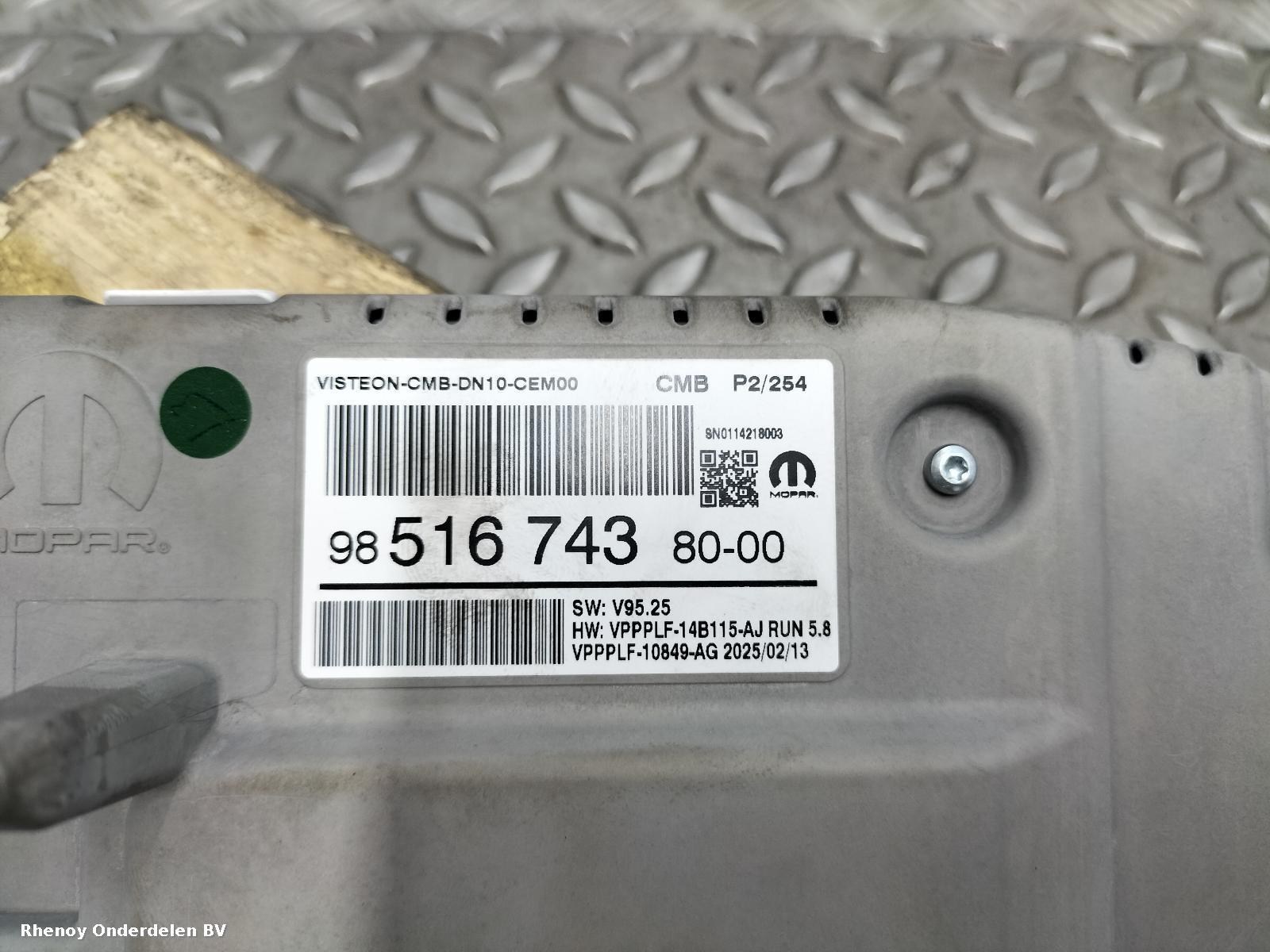View Auto part KLOKKENPANEEL PEUGEOT 208 2025