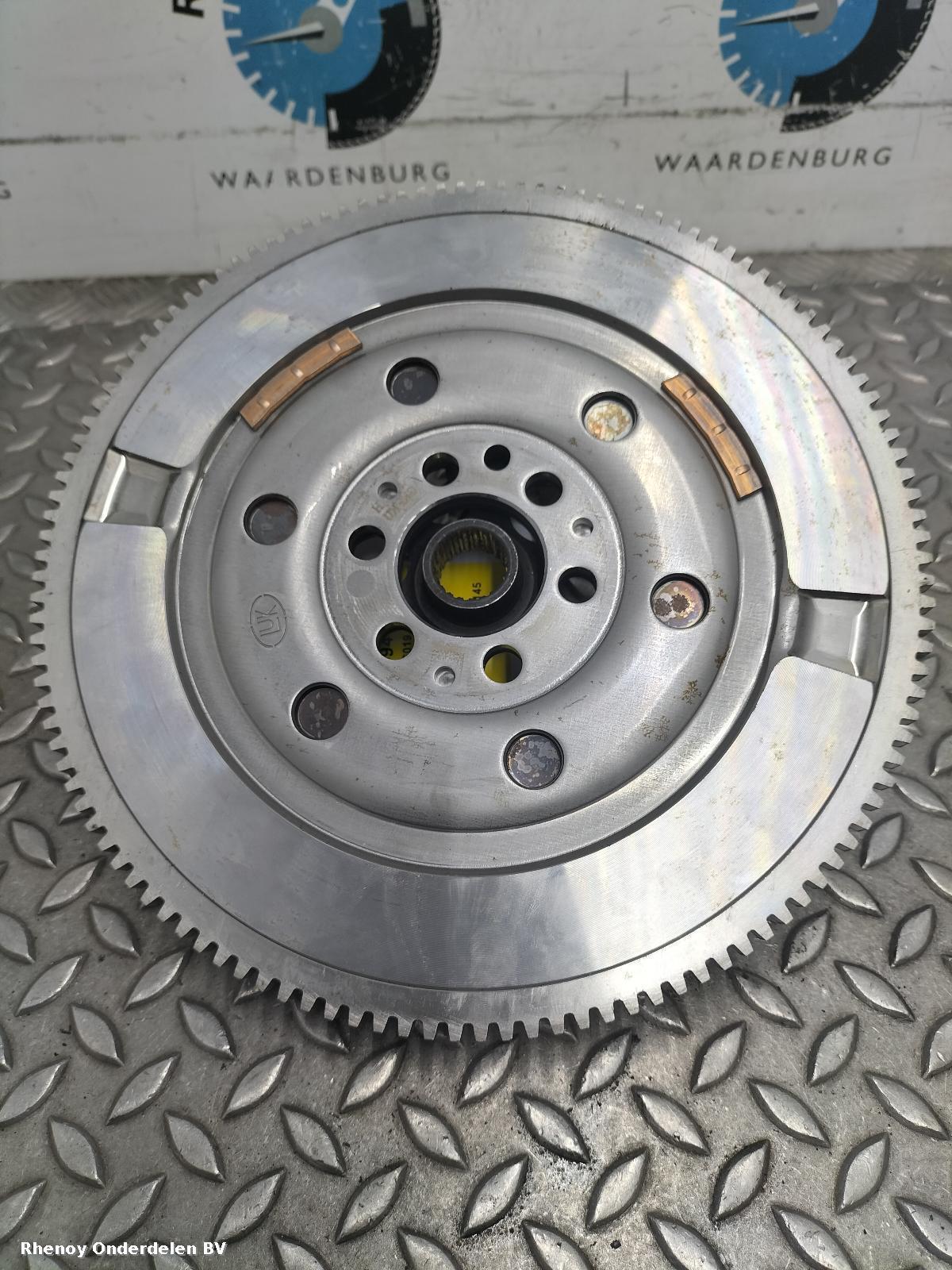 View Auto part VLIEGWIEL / KOPPELING RENAULT CAPTUR 2023