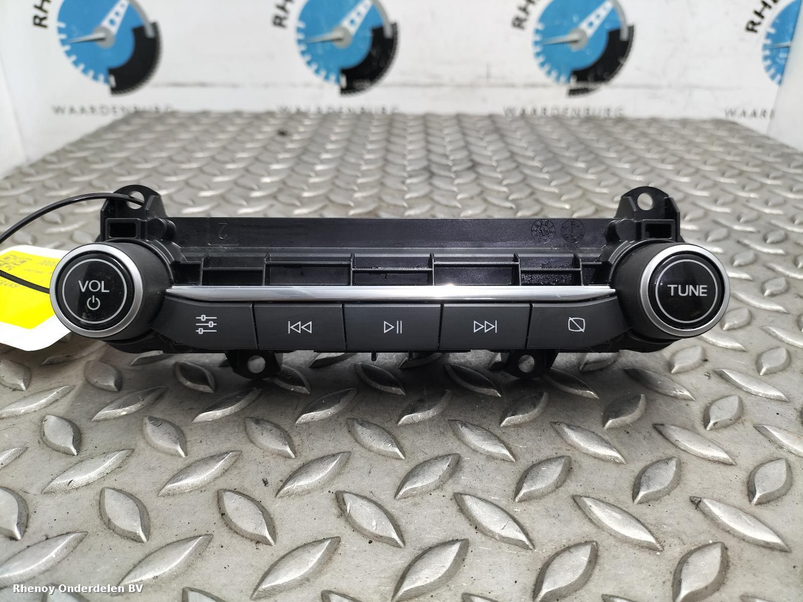Bekijk Auto-onderdeel RADIO FORD TRANSIT 2021