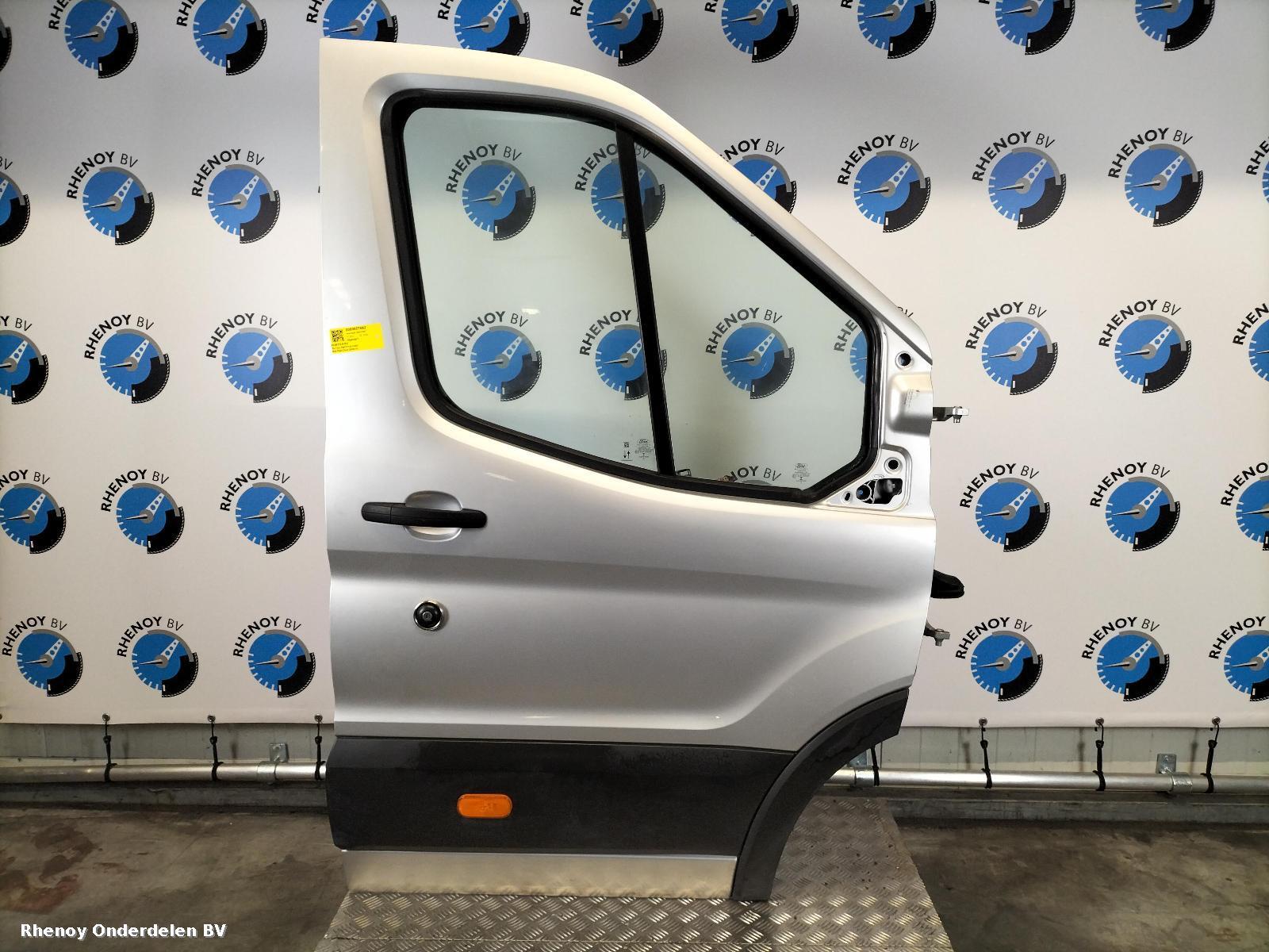 View Auto part R Front Door FORD TRANSIT 2021
