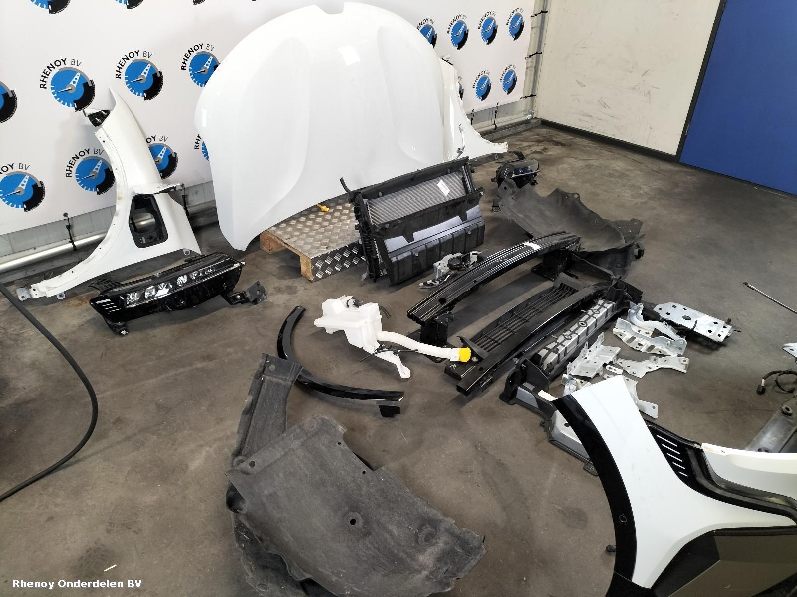 View Auto part VOORKOP COMPLEET RENAULT MEGANE E-TECH 2024