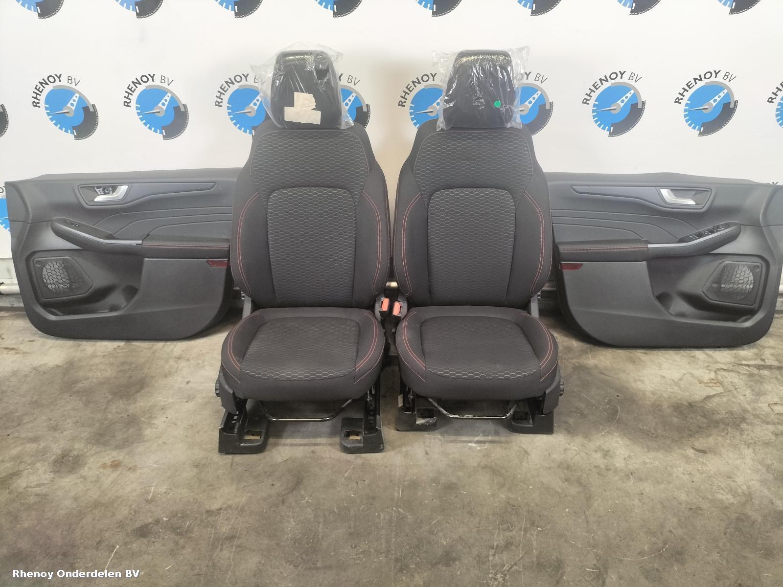Bekijk Auto-onderdeel INTERIEUR COMPLEET FORD KUGA 2024