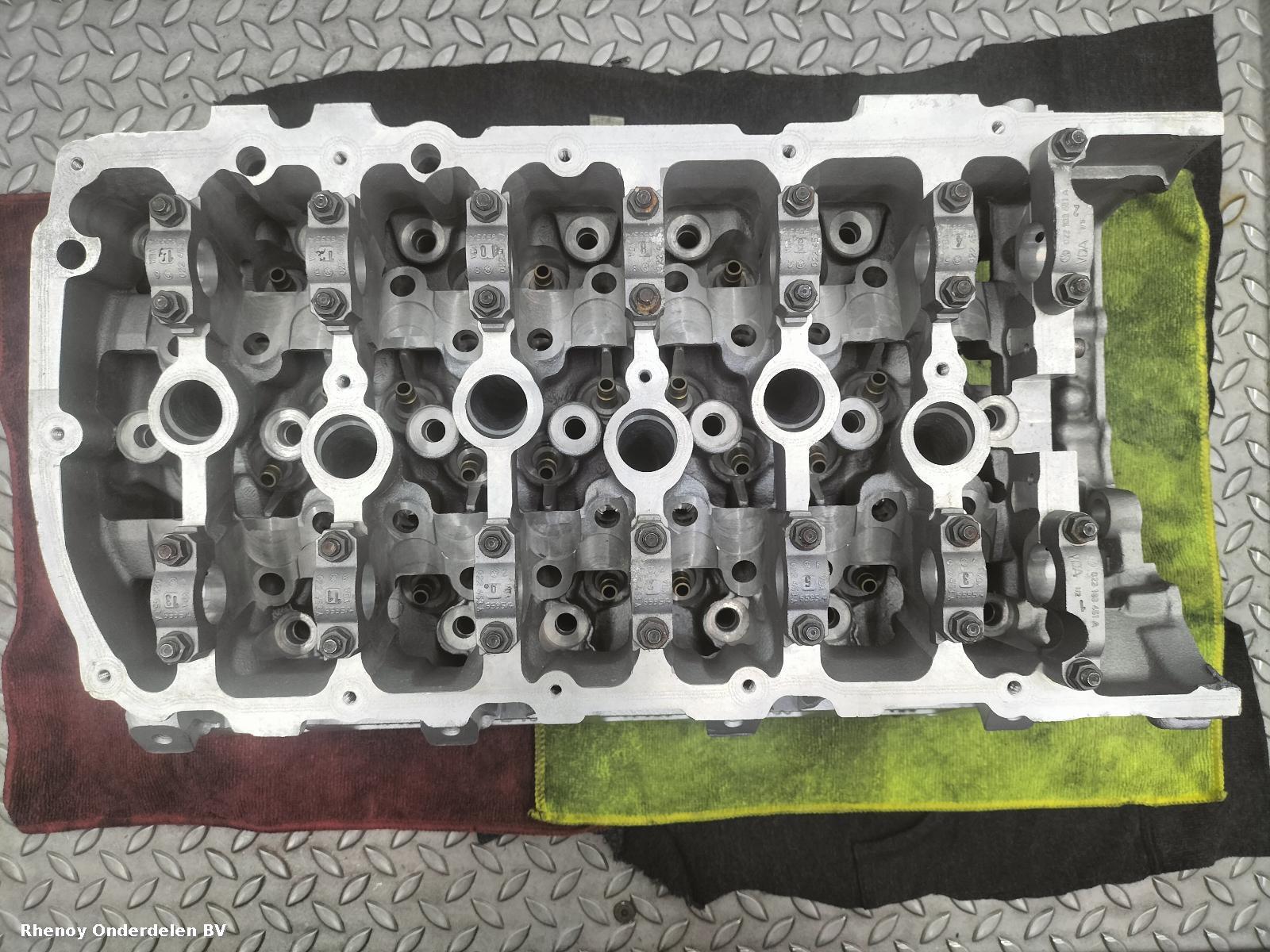 View Auto part CILINDERKOP VOLKSWAGEN GOLF 2002