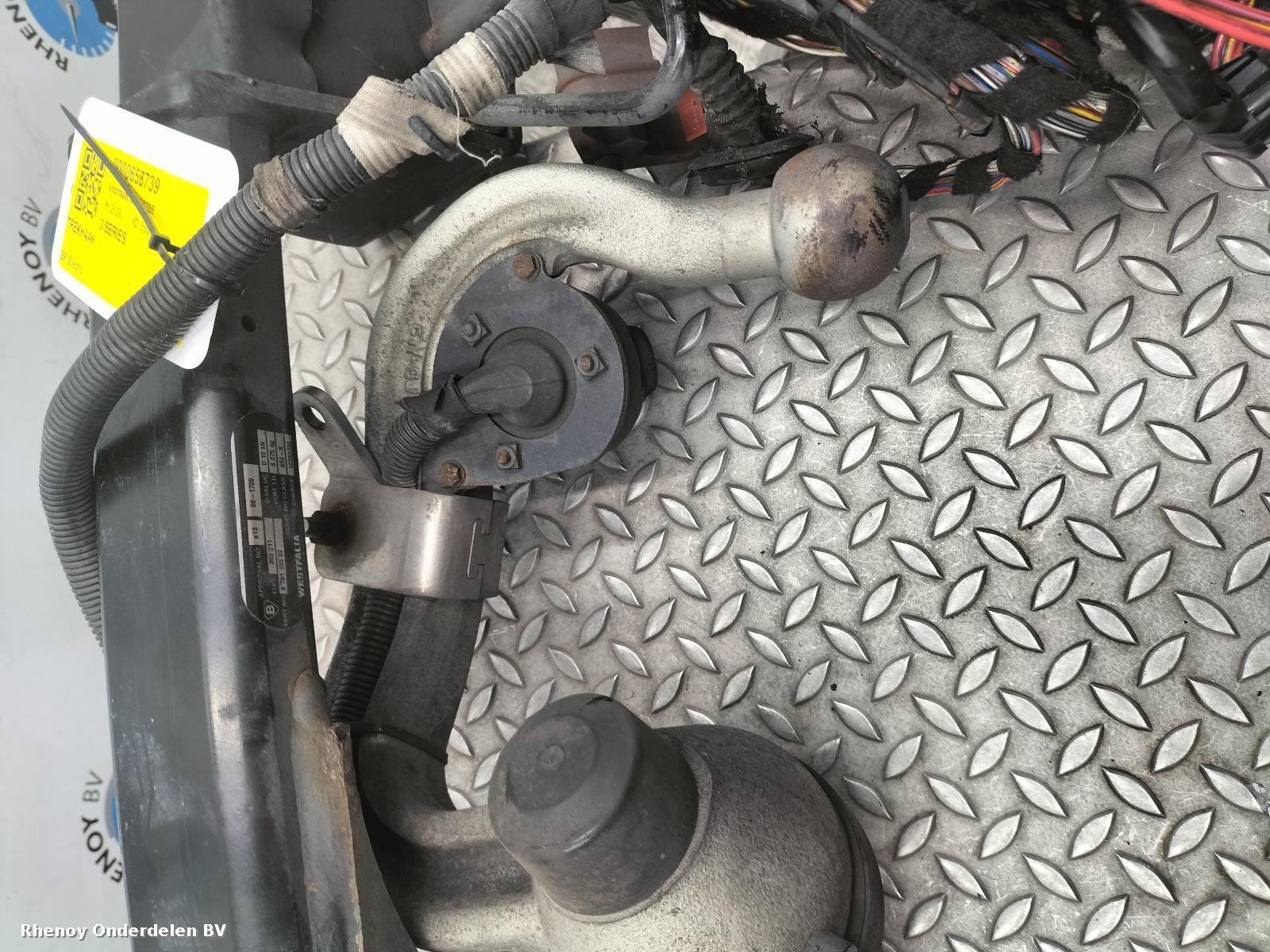 View Auto part TREKHAAK BMW 3 SERIES 2009