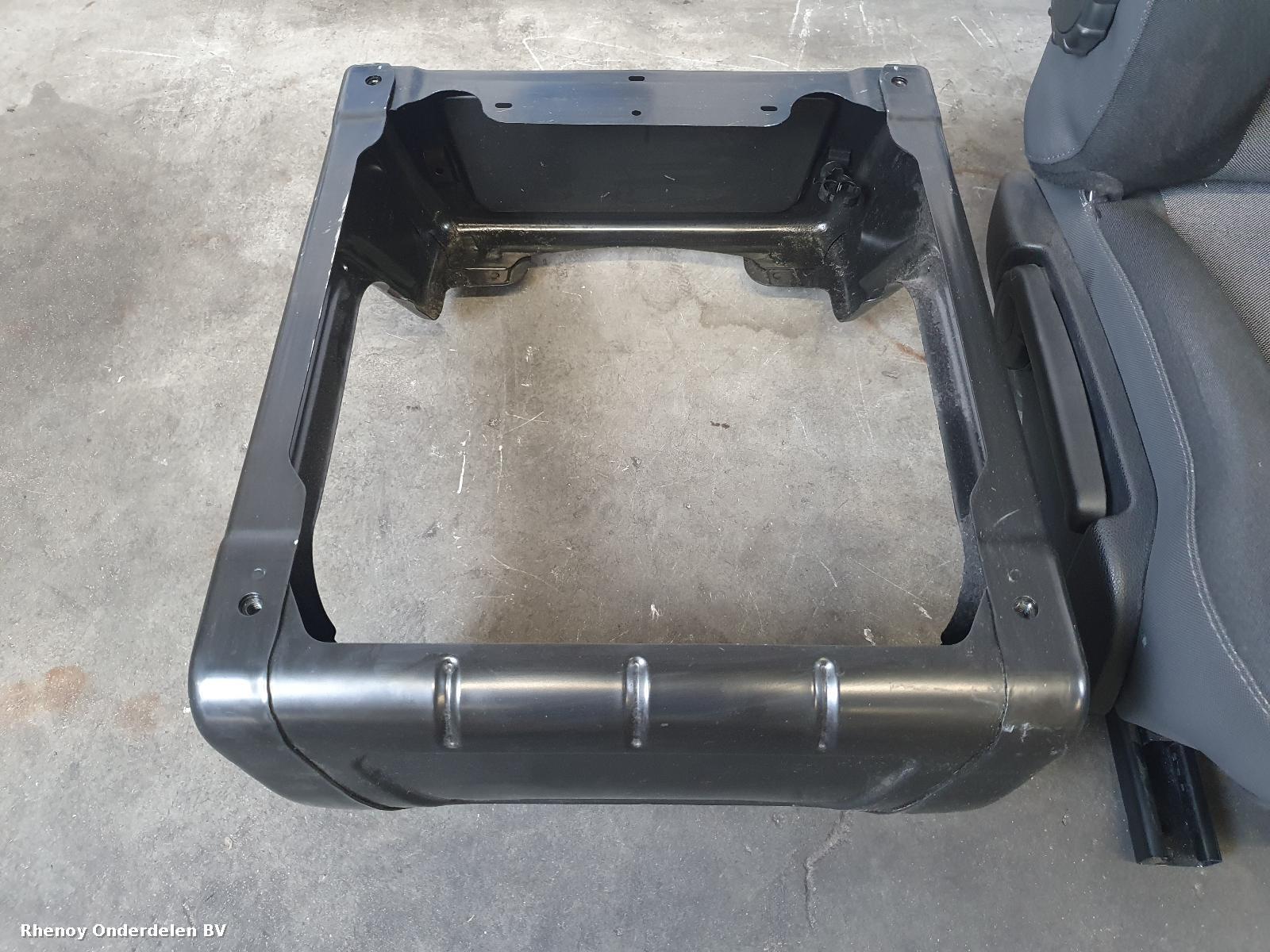 View Auto part STOEL VOOR RENAULT MASTER 2019