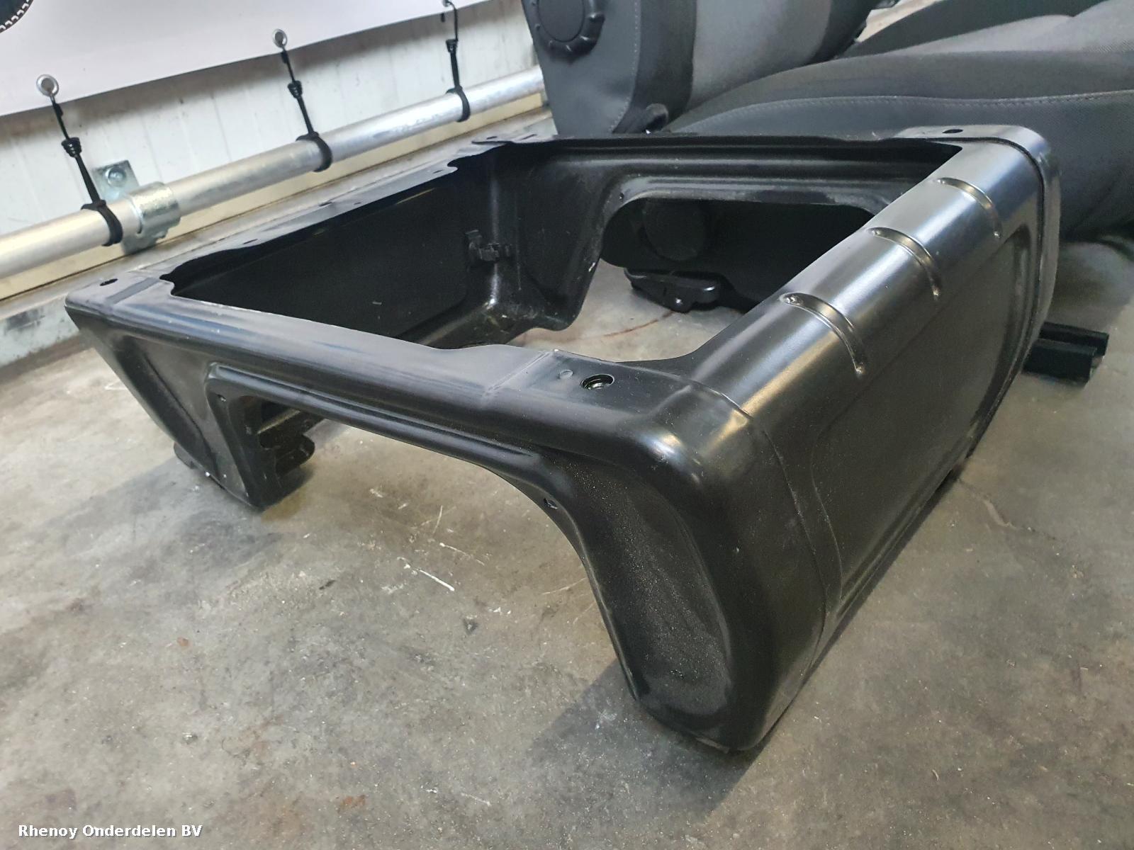 View Auto part STOEL VOOR RENAULT MASTER 2019