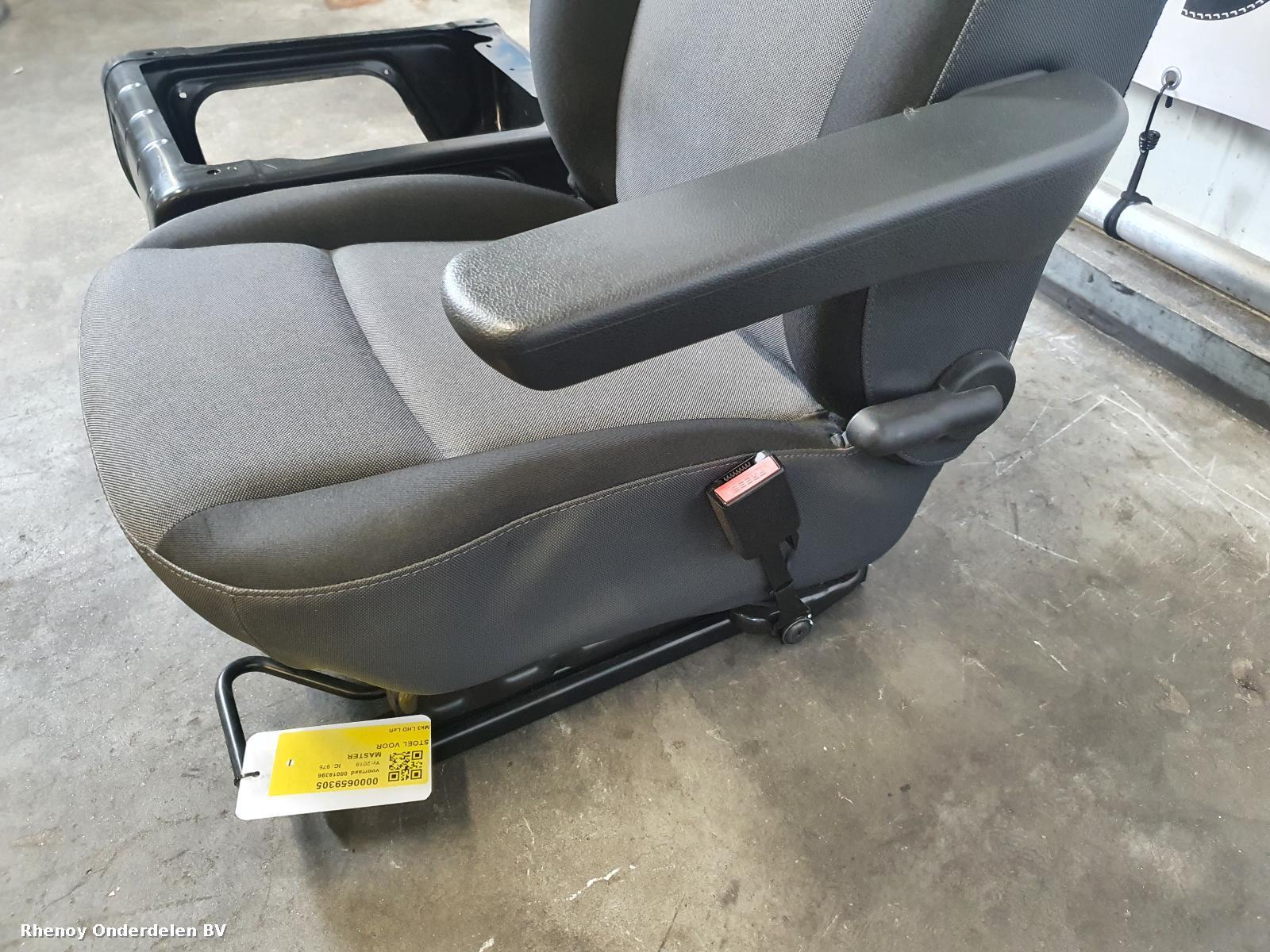 View Auto part STOEL VOOR RENAULT MASTER 2019