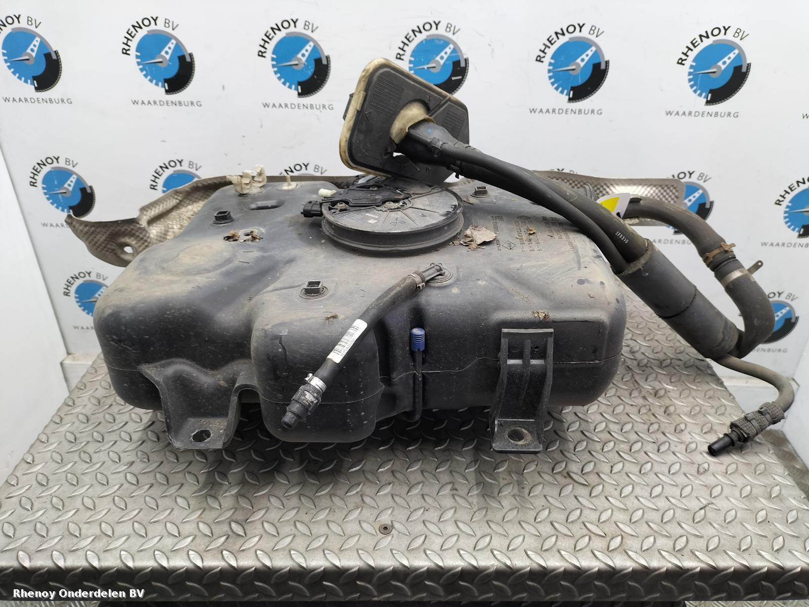 View Auto part ADBLUE POMP RENAULT MASTER 2019