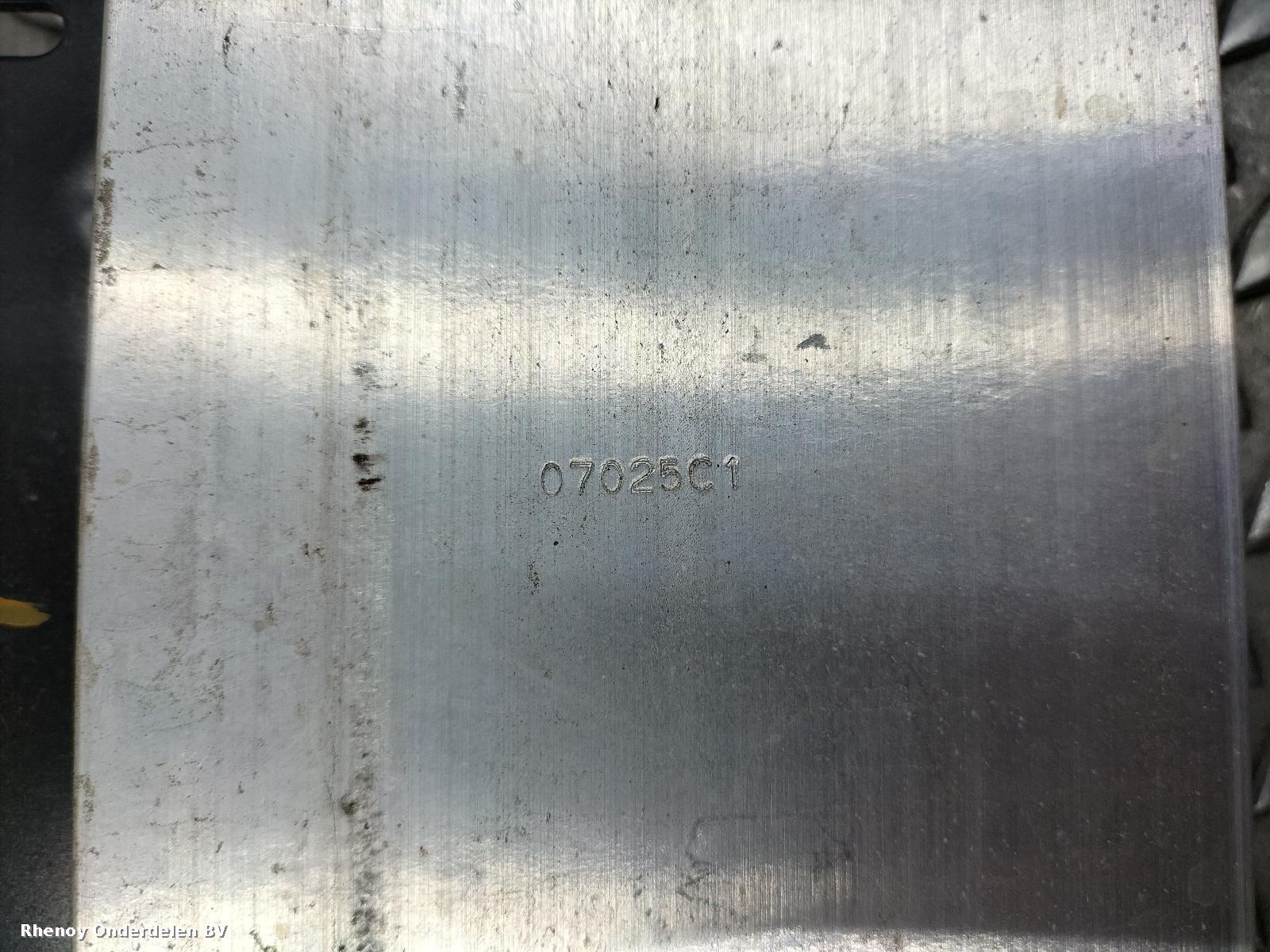 View Auto part VOORBUMPER BALK PEUGEOT 208 2025