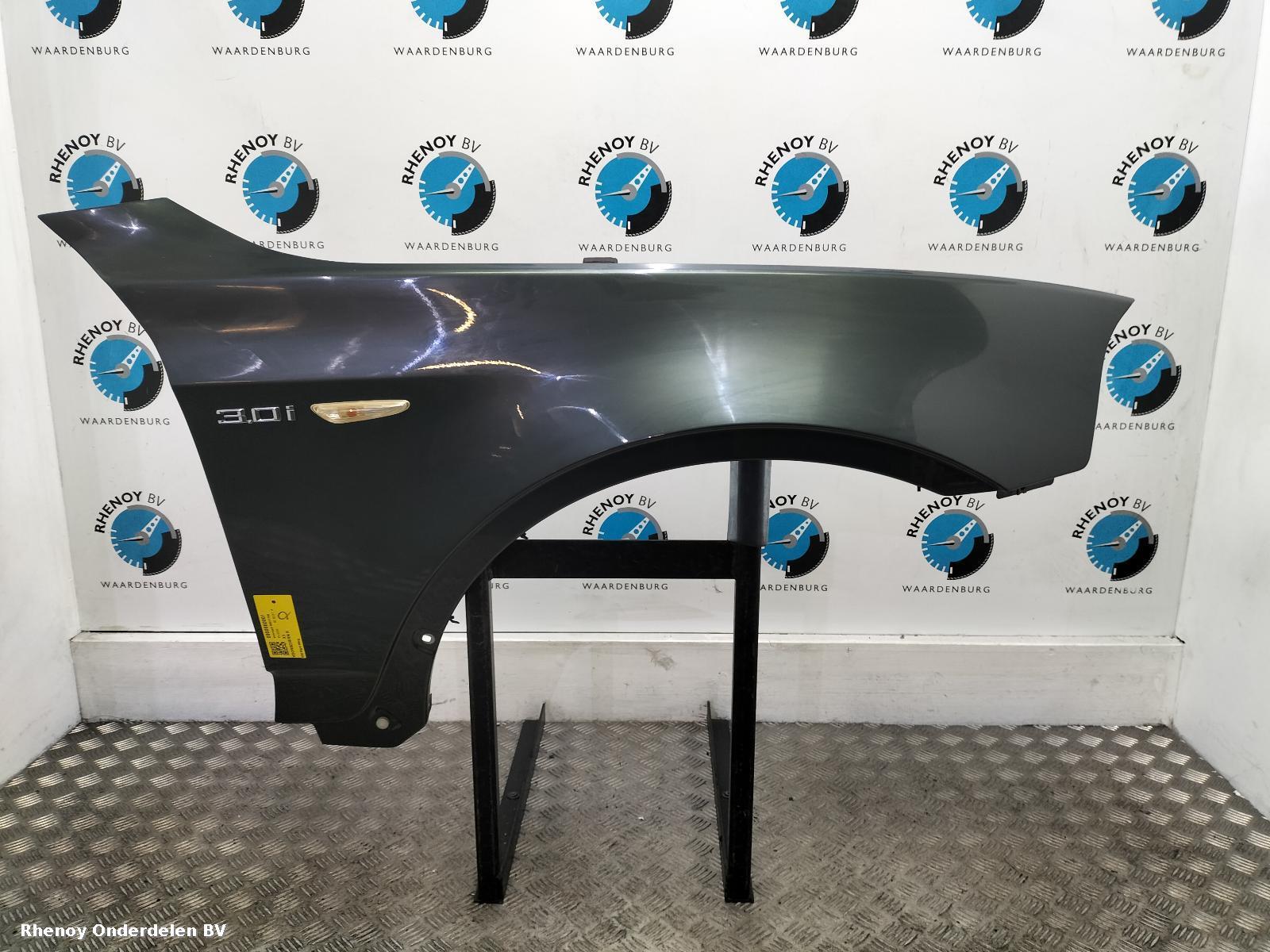 View Auto part R Wing BMW X3 2005