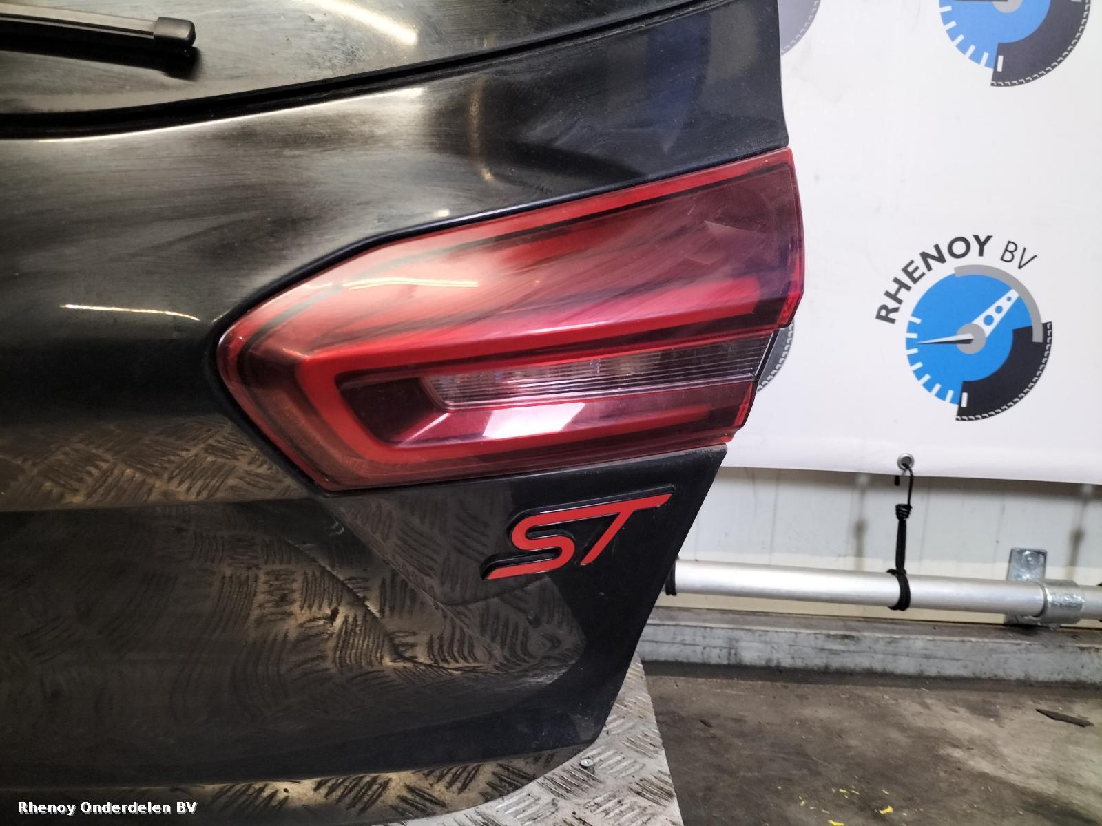 Bekijk Auto-onderdeel ACHTERLICHT R FORD FOCUS 2023